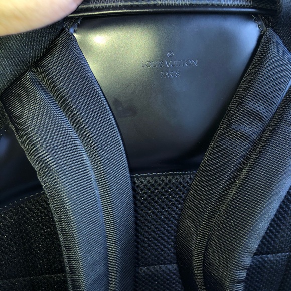 Louis Vuitton - Picture 6 of 14